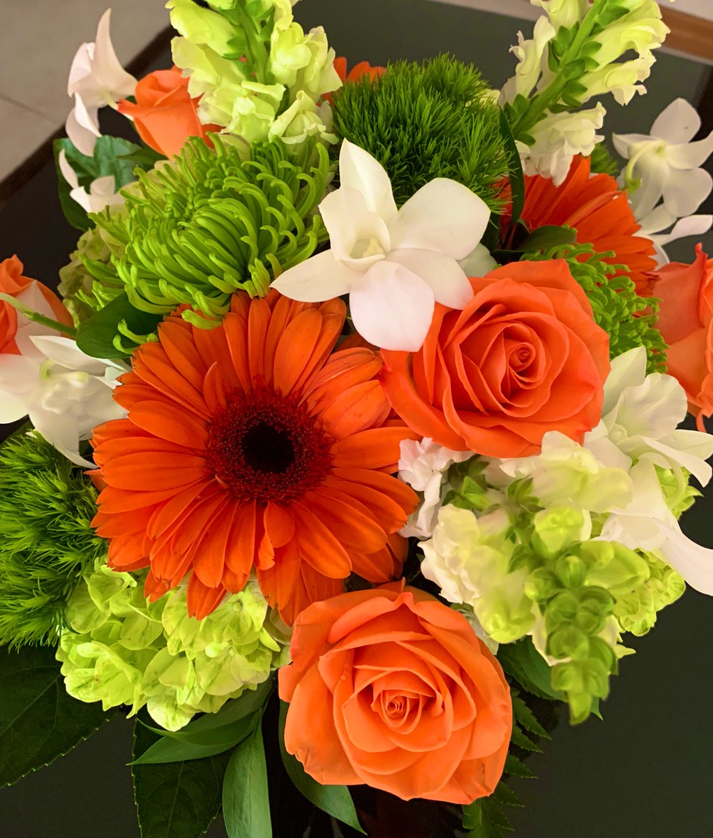 CarmenCalfa's tweet photo. #Sundaymorningreflection
Feeling proud and motivated @SylvesterCancer
#doctors & #leadership retreat where we are asked of what we need 2 practice happily at the top of our skills. The flowers in the room say it all. @DrSDNimer @CraigMoskMD @LazaraPagan https://t.co/AMZsj6lhSa