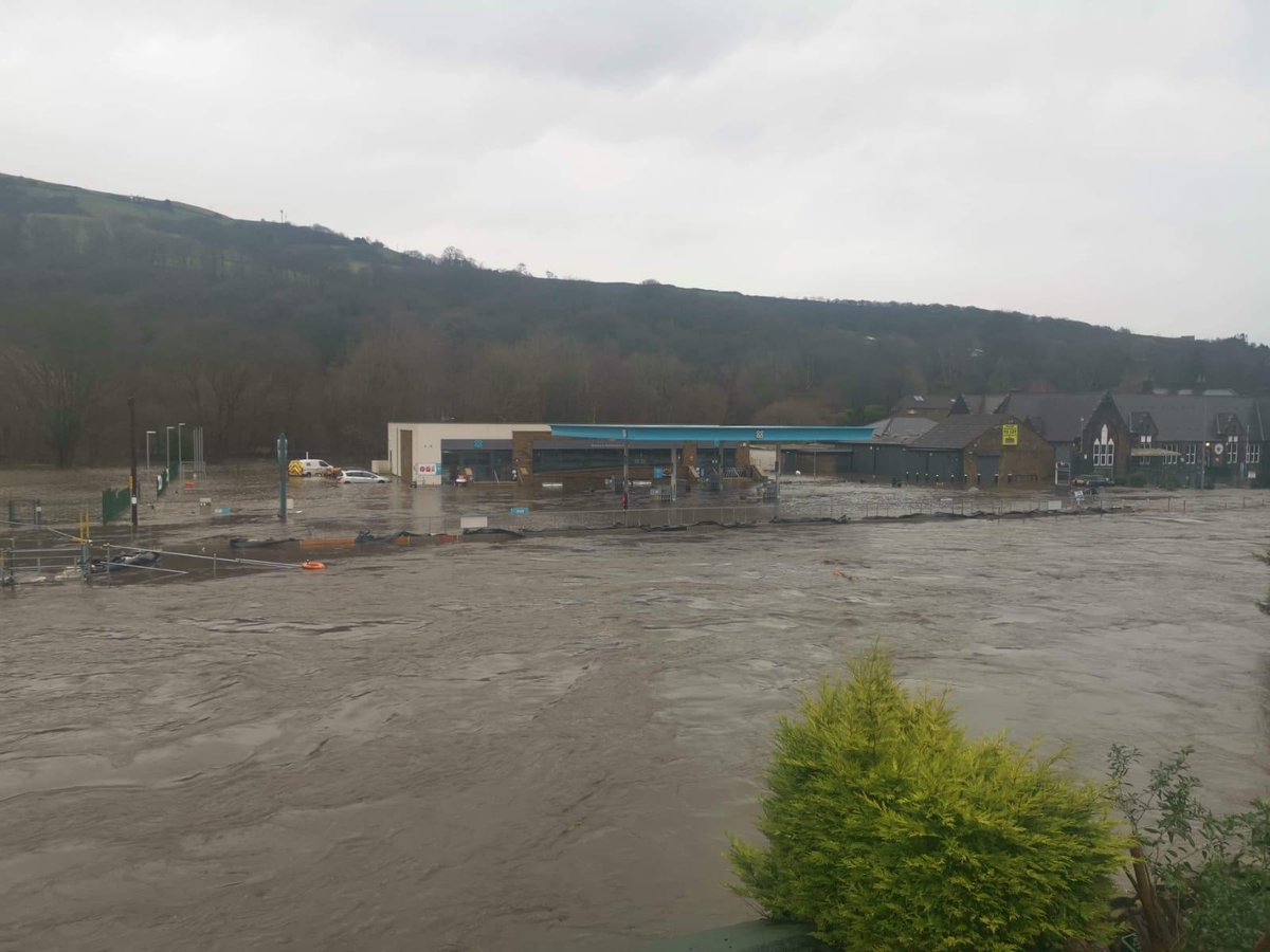 #Mytholmroyd in devastation. My heart is breaking for our community.  We will do everything we can to support our community and colleagues .... please pray for our community #stormchiara #staysafe