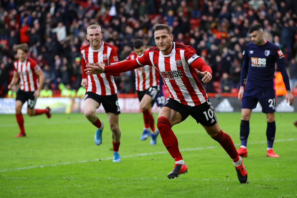SC_ESPN's tweet photo. Triunfazo del #heffield United: caía 1-0 por el gol de #Wilsom, pero aparecieron Sharp y Lundstram para darle vuelta el marcador 2-1 al Bournemouth y alcanzar el 5to puesto en la #PREMIERxESPN. https://t.co/xjU8SqRvVT