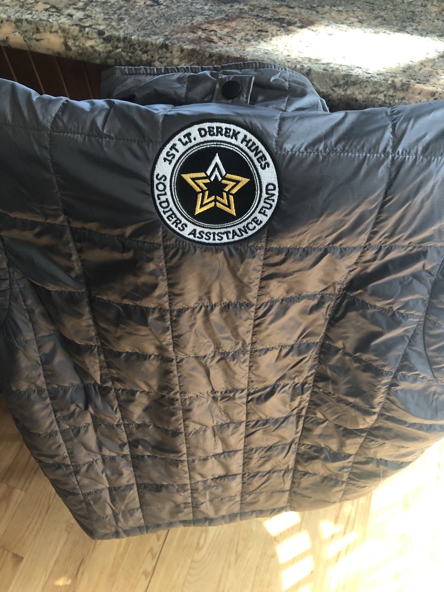 SJP_Hockey's tweet photo. Lastly, Thanks again to @steve_hines57 and Trevor Hines for sharing Derekโs inspirational story with SJP Hockey....and for the swag!ย ย We will wear it proudly in honor of Derek and all who have served. #ForDerek #preppride #brotherhood @stjohnsprep @sjpathletics https://t.co/XImGzd6XYO