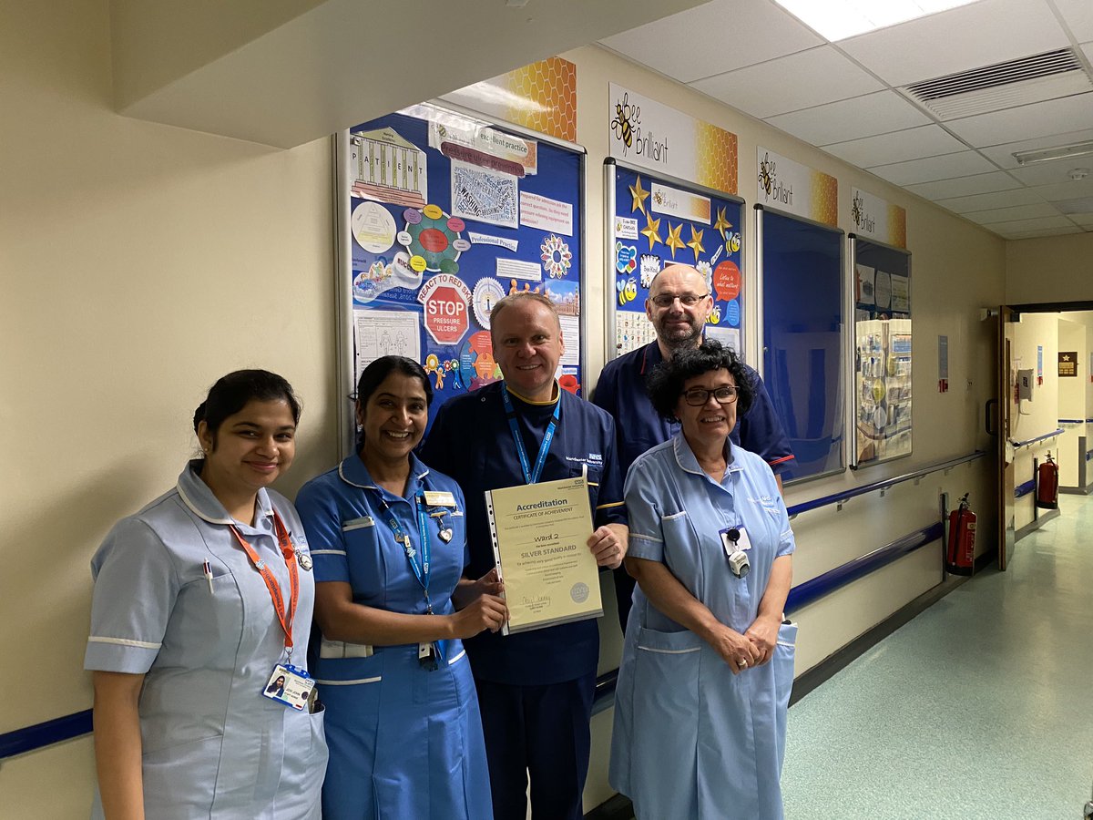 KevinHu81131935's tweet photo. Congratulations to all the team in Ward 2 at Trafford on achieving silver accreditation- well done everyone @TraffordHosp @himynameisjaneg @vikster1980 @mftchiefnurse https://t.co/4nyDWczNpA