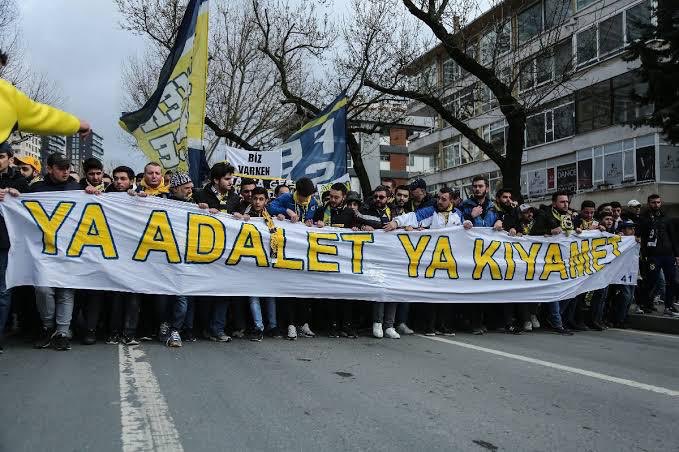 fenersportscom's tweet photo. YA ADALET YA KIYAMET! 

HAYDİ BÜYÜK FENERBAHÇE TARAFTARI @gencfborg ’UN  ÖNCÜLÜĞÜNDE, 12 ŞUBAT ÇARŞAMBA GÜNÜ, SAAT 15:00'DA TÜRKİYE FUTBOL FEDERASYONU RİVA BİNASINA YAPILACAK YÜRÜYÜŞE DAVET EDİYORUZ! 

#YaAdaletYaKıyamet https://t.co/EY4Wi5455o