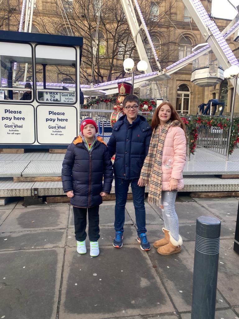 fraser_help's tweet photo. Having a lovely weekend with my brother and sister 💗

@YarmSchool @Giveakidney @Leeds_Childrens @Leeds_Childrens https://t.co/AdixAdLQPJ