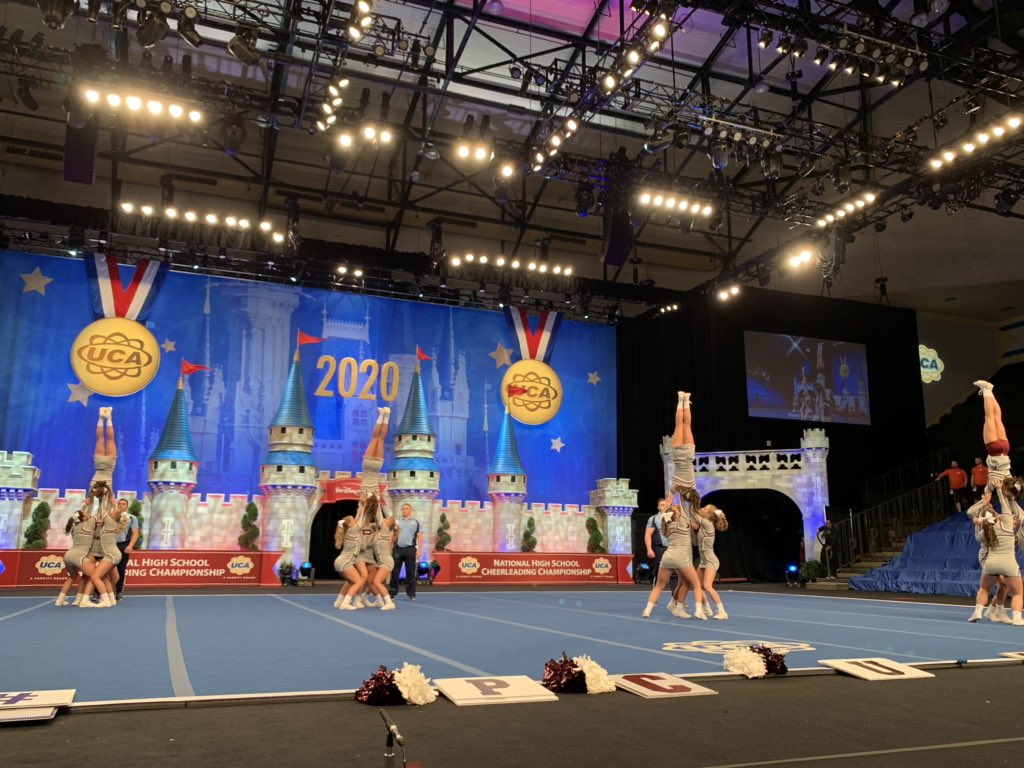 Another AWESOME performance in the Medium Varsity DII finals from Pulaski County High School! Who are you #Pullin for (Pulaski)?🤩📣