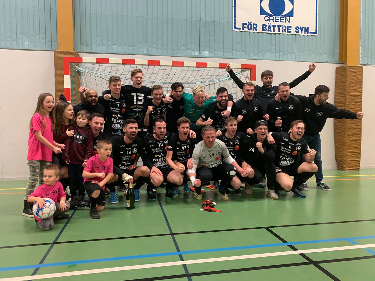 Lidkutdfutsal's tweet photo. WAAAAANTUUUUTRIIIIII 

Vilka underbar känslor 

🏆🏆🏆🥇 https://t.co/SIy6DbIRVx