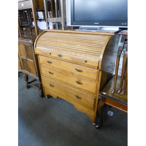 easyliveauction's tweet photo. .@CapesDunn   
LIVE #Auction 10th February 2020 @ 11am GMT
View the catalogue &amp; bid LIVE online for just £3 here: https://t.co/y7YWQIlcJT
#easyliveauction #furniture #antiques https://t.co/IIufOGSF0k