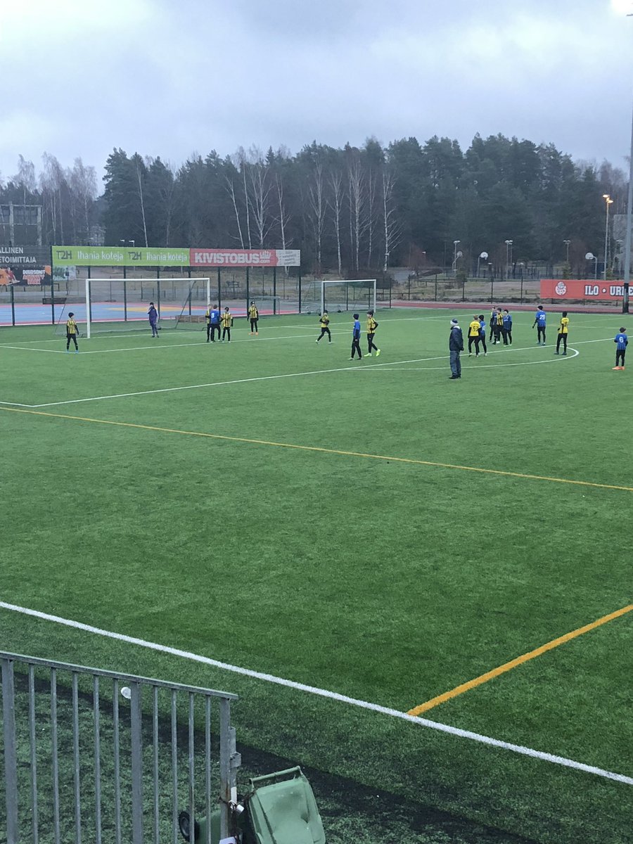 Isommat pojat <a href="/Honka05/">Honka Akatemia 05</a> ja @Honka06 pelasivat eilen Interin vieraana Turussa. Tänään me saimme seuraksi Espooseen @fcinterturku07:n. Kiitos pelistä! PS.  Ei enää koskaan mainintaa marraskuun selättämisestä: tänään se palasi entisestään sisuuntuneena. 🌧💨