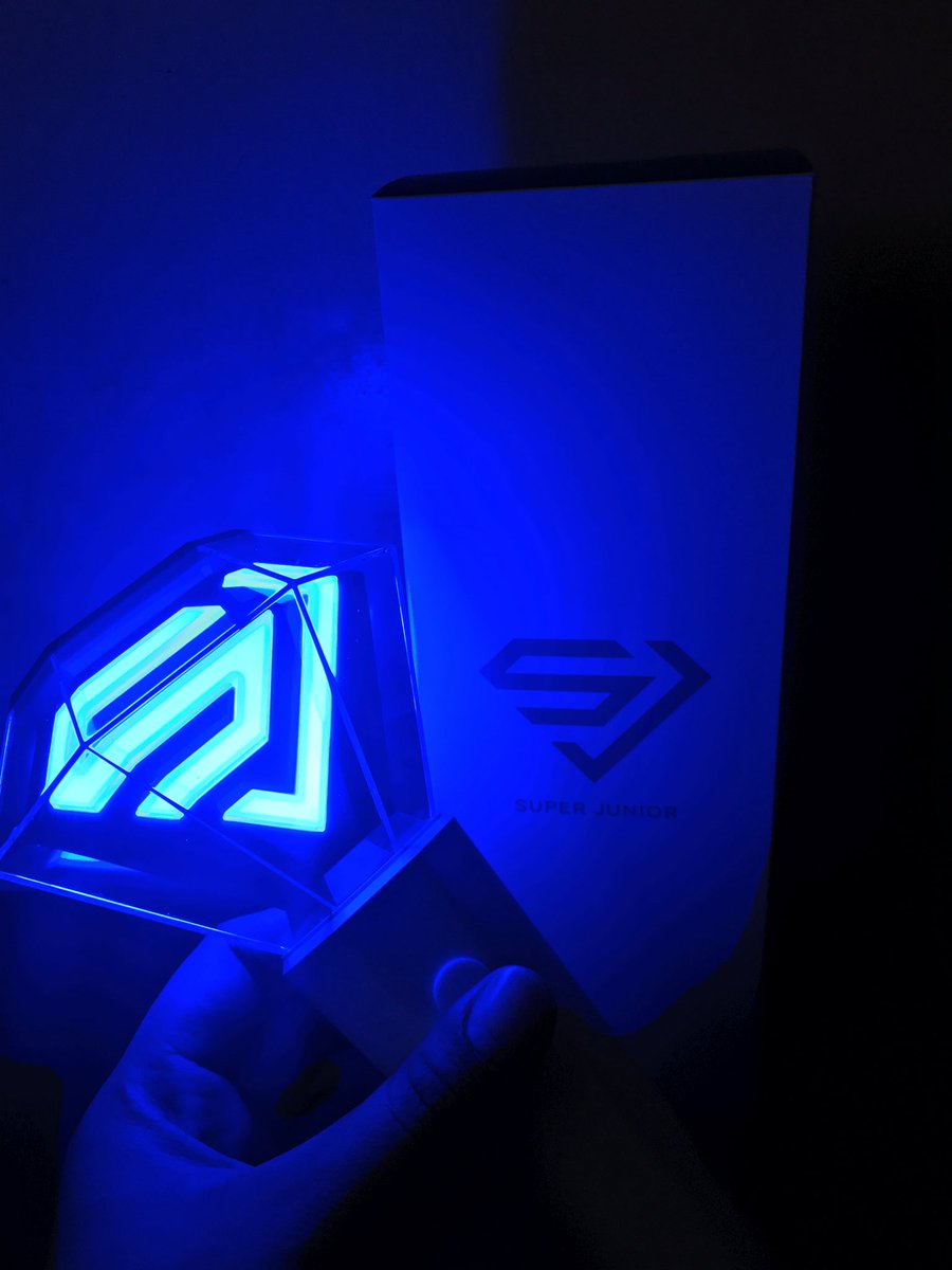 SUPER JUNIOR FANLIGHT V2  2550 PHP