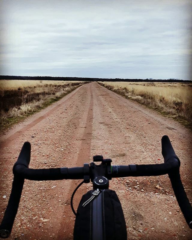 Some 🌪 ahead ... #EndlessRiding #CX #singlespeed #steelforreal #adventurebybike #goniceplacesdogoodthings #sportersbelevenmeer #sportenindenatuur #buitenbeleefjemeer #eenbeetjewindstoponsniet #sportinheusdenzolder ift.tt/2UygMdA