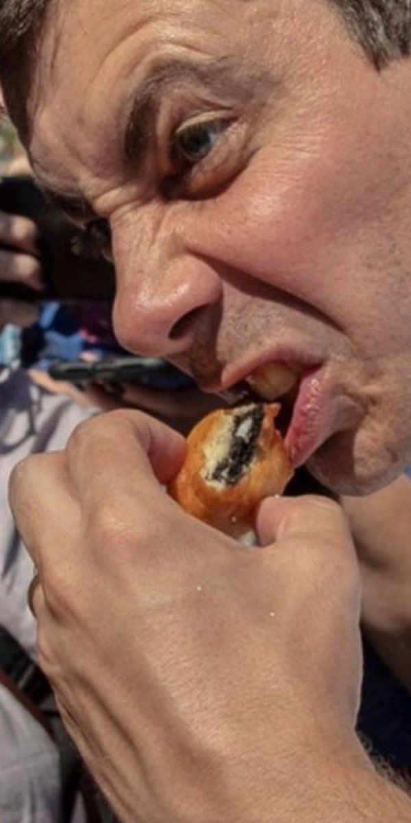 BeerdHead's tweet image. Mayor Pete doing #Poppers 🏳️‍🌈
@yesthatCarlo #MayorCheat