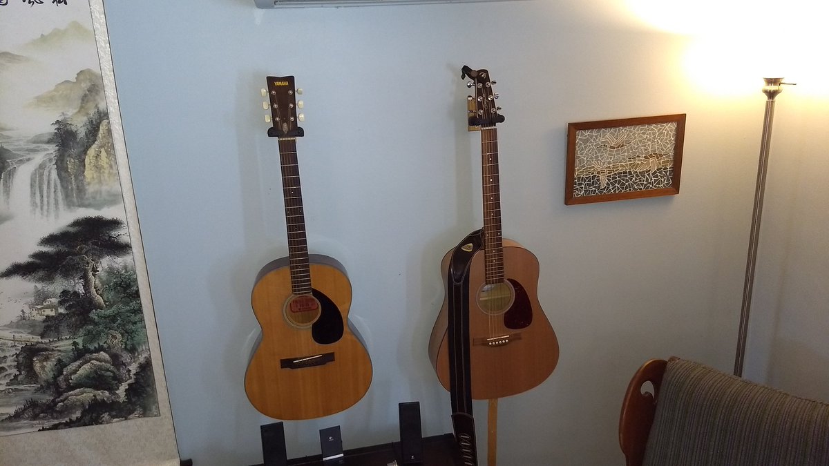 ploss_vocal's tweet photo. @warrenhuart I watched a video of yours recently, singing the praises of 70's Yamaha acoustics. You're not wrong. Here's an FG-75 in my studio for all those sweet tones ❤️ there's a Seagull S6 Original next to it as well. #FG75 #YAMAHA #beautiful https://t.co/9SB98AIi2T