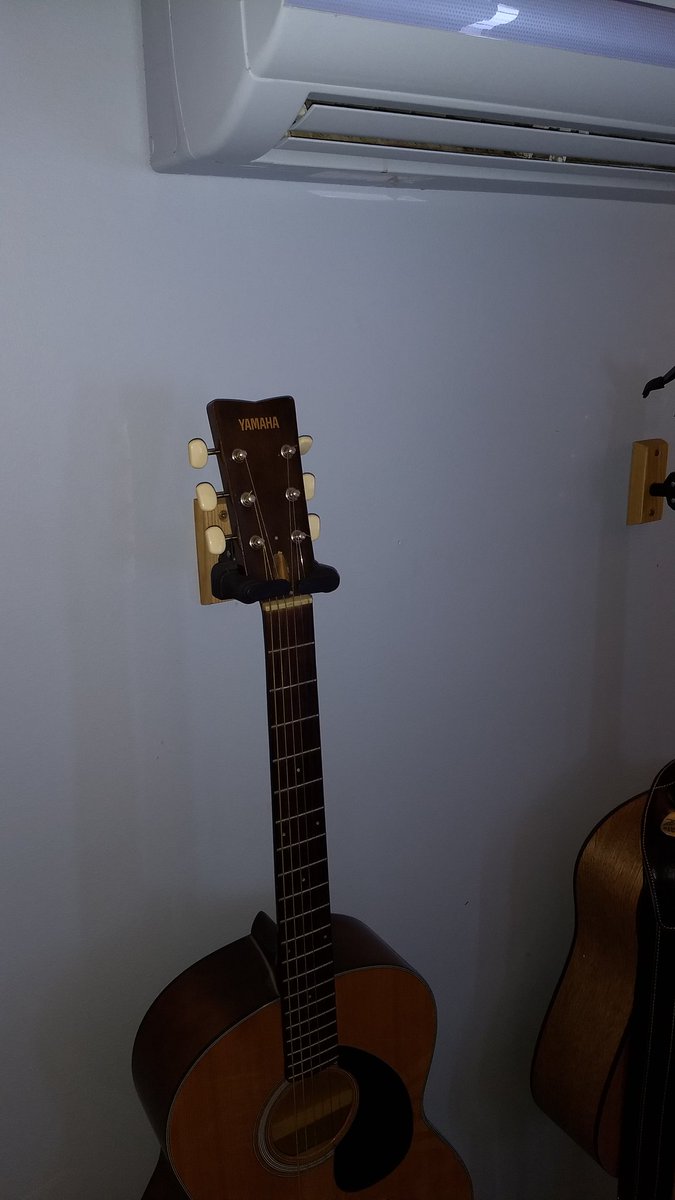 ploss_vocal's tweet photo. @warrenhuart I watched a video of yours recently, singing the praises of 70's Yamaha acoustics. You're not wrong. Here's an FG-75 in my studio for all those sweet tones ❤️ there's a Seagull S6 Original next to it as well. #FG75 #YAMAHA #beautiful https://t.co/9SB98AIi2T