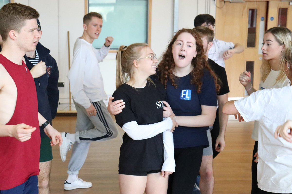 ExeSpotlights's tweet photo. Some snaps from our Phoenix show rehearsals! Ticket link in bio ☀️ #shine #spotlights https://t.co/VZRShCsAkP