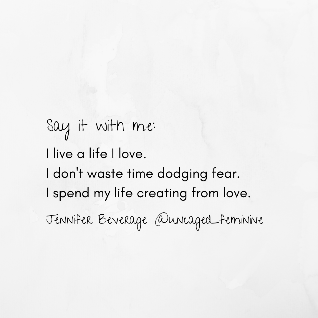uncagedfeminine's tweet photo. It's easy to choose from fear. You're biologically programmed to do so. Society reinforces it. But making choices to dodge fear, robs you of all the love, connection and abundance you're aching for...

What are you creating from love today?

#uncagedfeminine #madeformore #love https://t.co/Ubn3lUzZWP