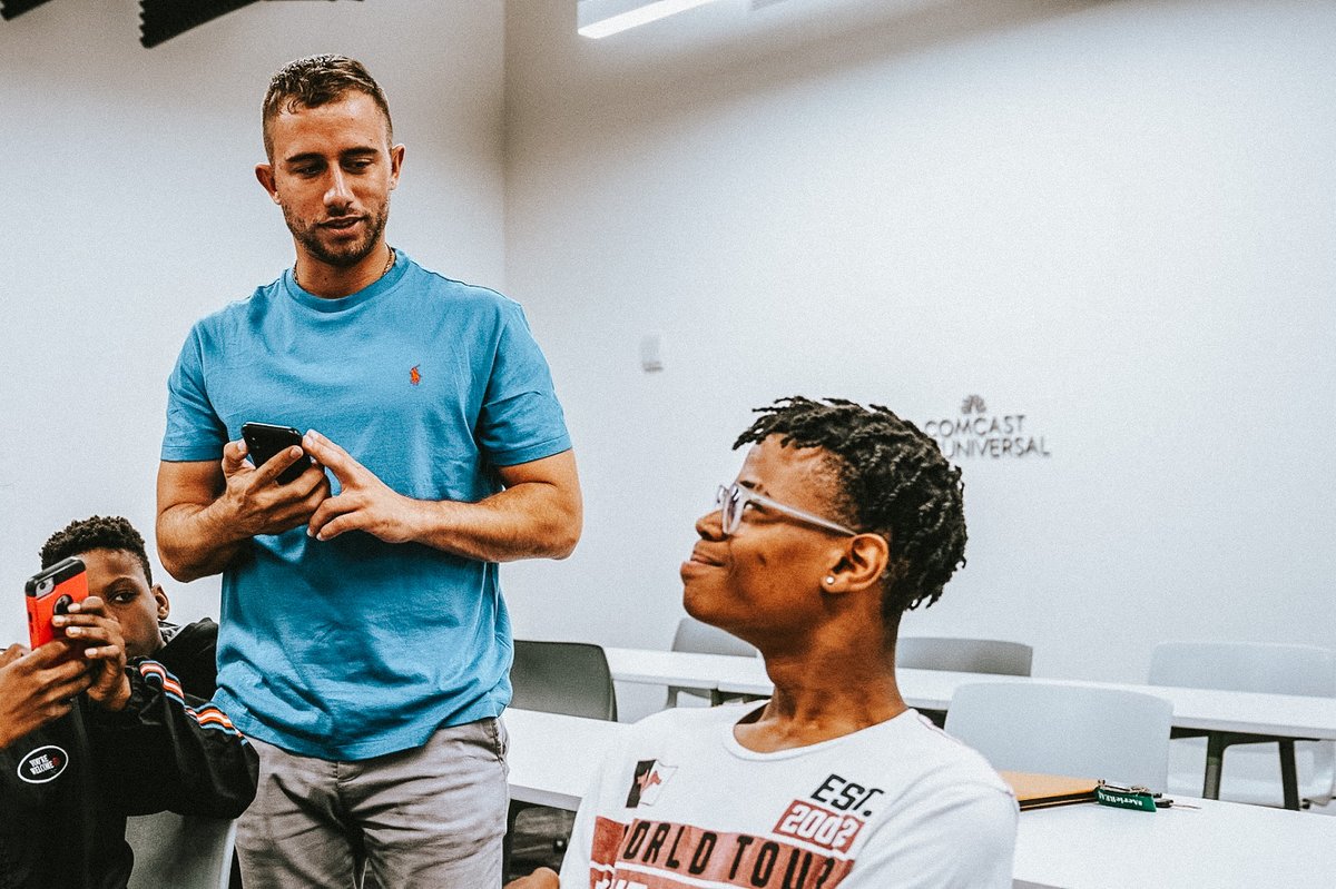 1NorthsidePgh's tweet photo. With the celebration this week, we can't help but look back on some wonderful accomplishments from the past year! VlogU was created last summer to engage Northside students in developing skills in social media & marketing. #VlogU #Northside #Community #OneNorthsidePgh https://t.co/fCapOrRXOh
