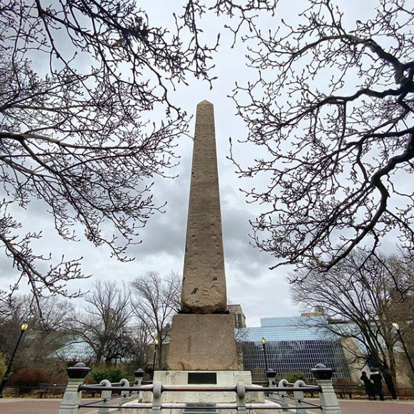 Before it was erected on January 22, 1881, a time capsule containing the 1870 census, a copy of the Declaration of Independence, and a Webster's Dictionary was buried under the base of #CleopatrasNeedle! Grab a cab and check it out! --Ren

📷:<a href="/lucymbat/">Lucy</a>
