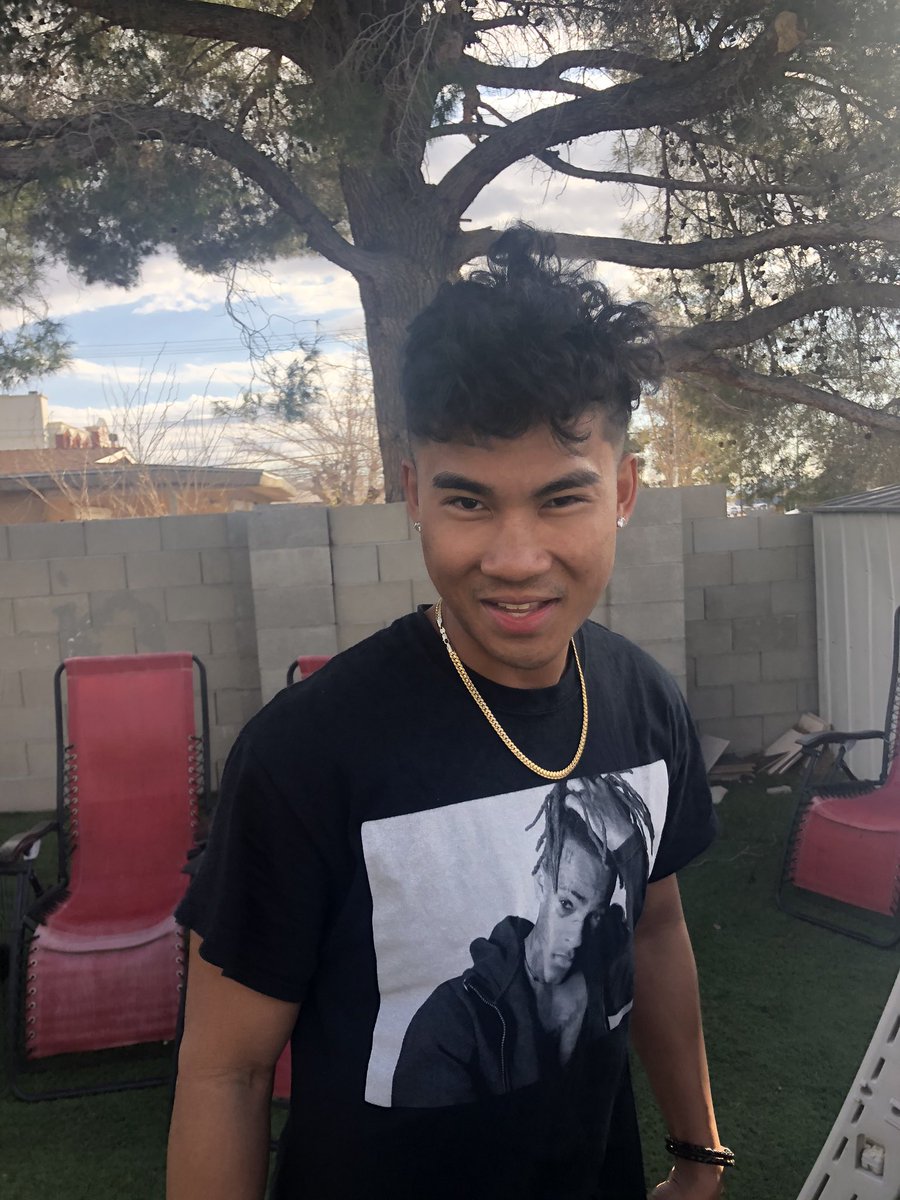 luicss's tweet image. “Hey bro, guess what? I jumped in the pool last night”