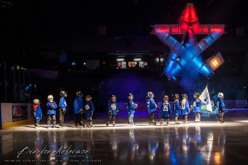 HatTricksBtque's tweet photo. Just some kids with big dreams.
#8u #mites #hockey @baphotos @LincolnStars https://t.co/CQy3ecCgr5