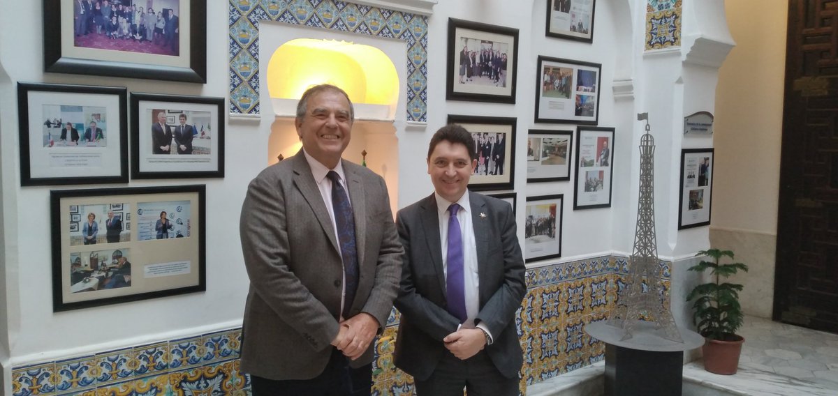 Bienvenue au Senateur Olivier Cadic, que nous avons le plaisir de recevoir à la CCIAF pour notamment échanger sur le renforcement de la collaboration économique entre entreprises 🇨🇵🇩🇿 <a href="/OlivierCadic/">Olivier Cadic</a> <a href="/Senat/">Sénat</a> <a href="/MichelBisac/">Michel Bisac</a>