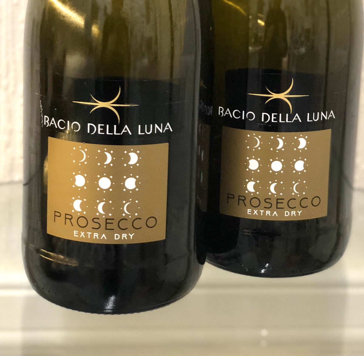 TheSippingPoin1's tweet photo. Perfect choice for 18th Birthday celebration during a Full Moon weekend! @BaciodellaLuna #FullMoon #FullMooninLeo https://t.co/4Cal6wJi7W