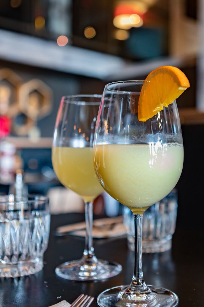 Celebrate love month with a couples mimosas and a brunch date at Honey Eatery! 🥂❤️🍯

#EatINW #SundayFunday #mimosas #brunch #Brunching #HoneyEatery