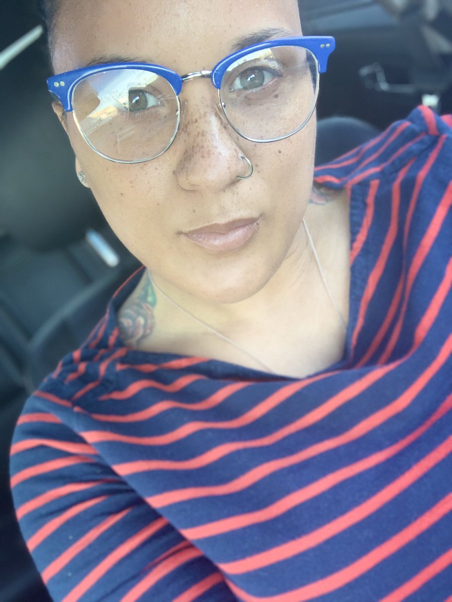 danii_mac's tweet photo. Pretty eyes 👀 #greeneyes #freckles #blaxican #mixedbeauty https://t.co/oSYmGojLuD