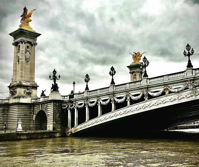 JuliaRecord's tweet image. Blustery day in Paris #pontalexandre3 #beautifulbridges #highwinds #bateaumouche #riverseine #boattrip #riverlife #parisinfebruary 🇫🇷🌂🌬💨 ift.tt/2UDFsBe
