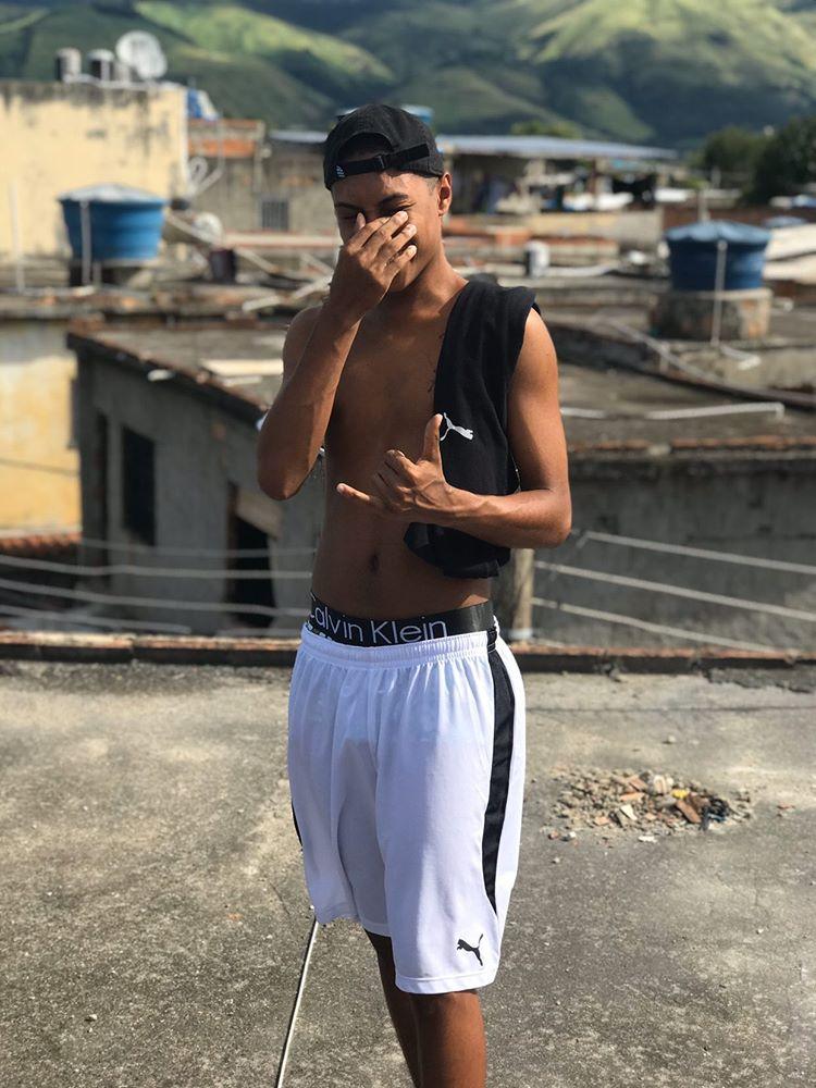 emitesantos's tweet photo. Sol pego no olho / Agora vai 😏 https://t.co/rA7XOD0r6b