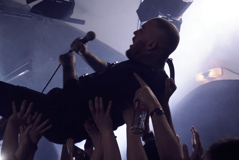 FTATRock's tweet image. Einer weint, einer fragt und alle feiern! 😁👽
@CTM_djent bei @FTATRock

20:06 UHR CET | agora.at/livestream 📻

Mit:
@tdwaband
@leonsmassacre
@KnockoutConcept

#FTATRock  #Djent #ProgressiveMetal #MetalFromAustria #CallTheMothership #OfComingHome