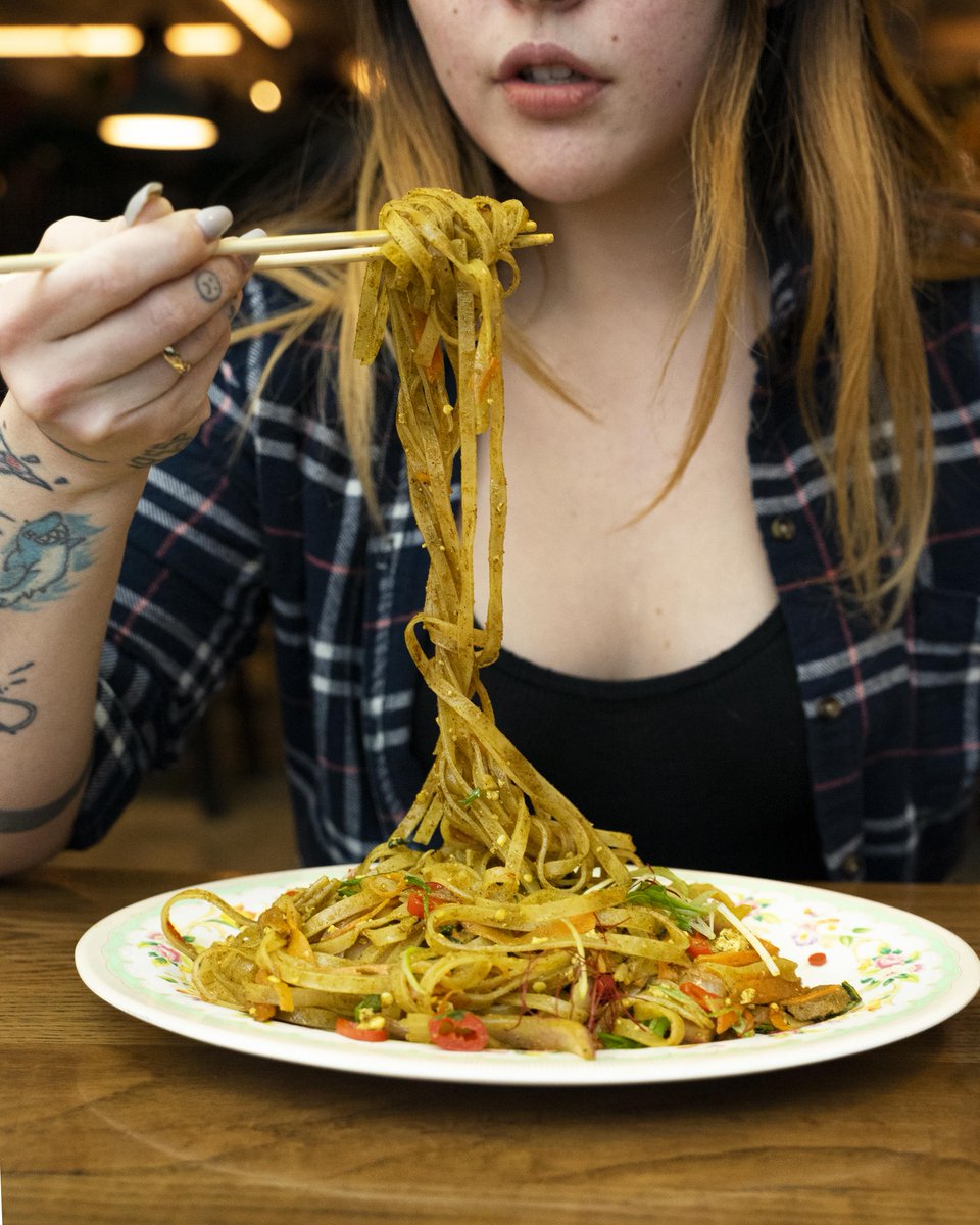 Singapore noods with @Ninjachefnick's new asian twist 🍜 #EatResponsibly