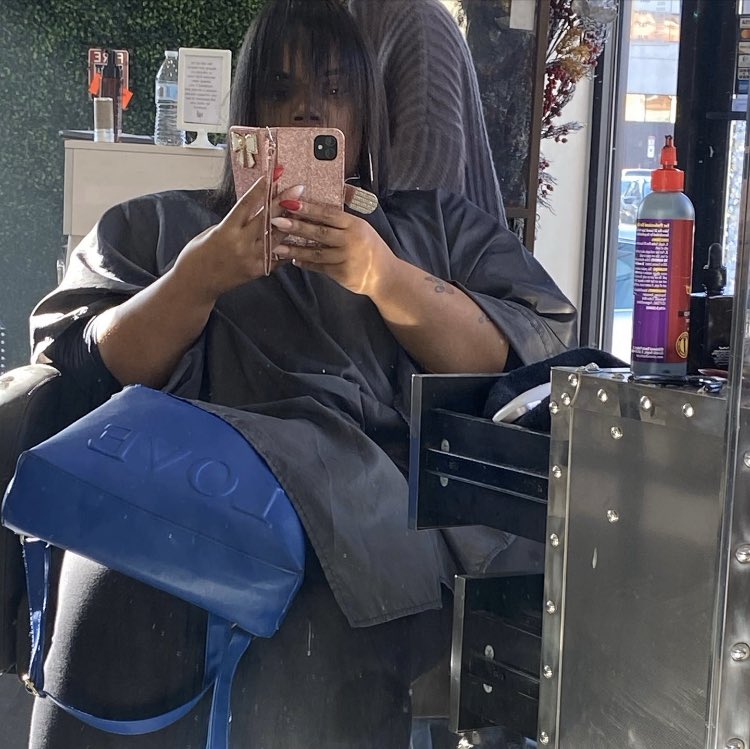 Note2Queen's tweet image. @note2queen,

What is one self-care act that you can do today?

In the midst of all your other to-do’s, try taking a minute for yourself.

Love 💙