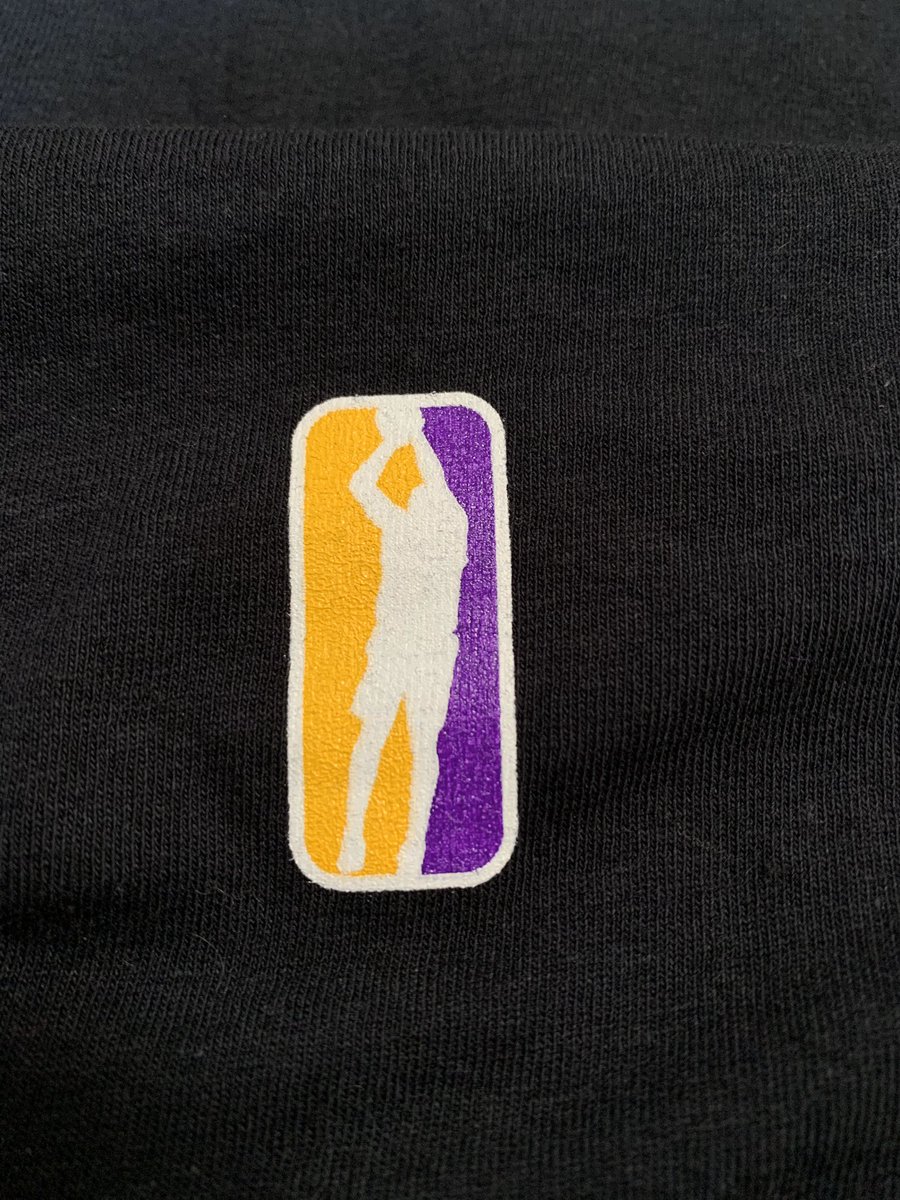 EmmaLourdes's tweet photo. Yesterday I met some awesome people, received many free gifts, got to see the boys practice up close, was there to see the Kobe tribute in person &amp; Lakers got the win! It doesn’t get better than that! Big thank you to @alexuur @prettyybirrd I really appreciate it! 🤗 #lakers https://t.co/A1oiT4WwjR
