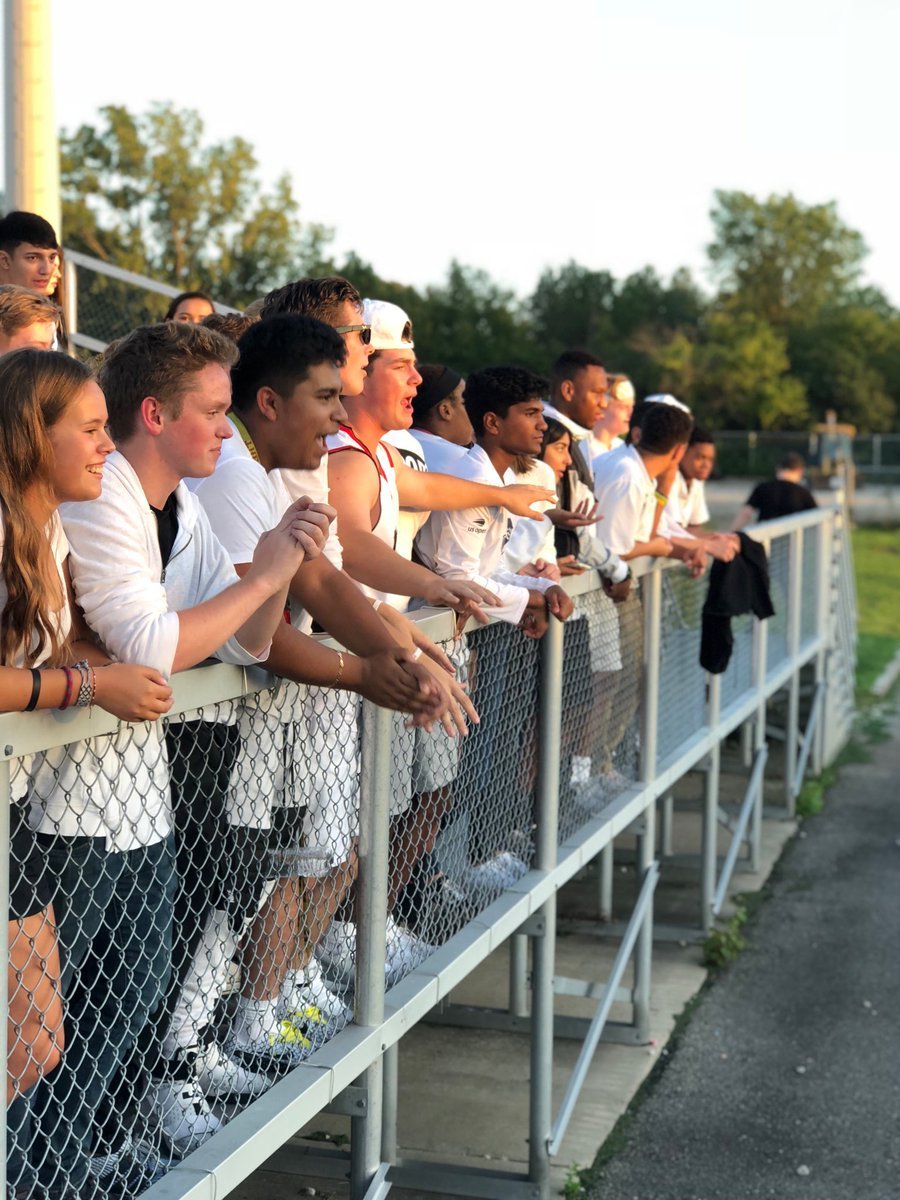 AntaiwnM's tweet photo. I'm extremely thankful for the opportunity to coach and work at not only one of the most diverse high schools in the state of Michigan but one that offers a top education as well. Our staff at Ann Arbor Huron welcomes all families from all different walks of life!
#EQUALITY https://t.co/HoafCn6jyx
