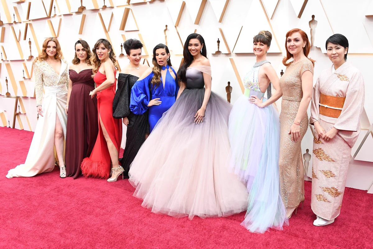 【ディズニー】エルサ大集合した中で松たか子の衣装が素敵すぎる！