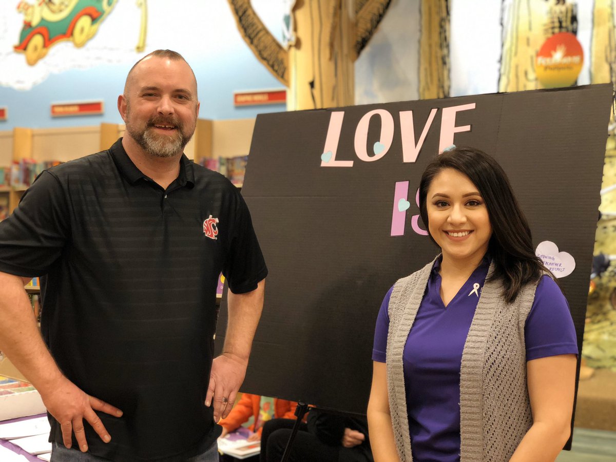 REELprevention's tweet photo. We ended kickoff week for TDVAM2020 with our first ever @BNKennewick book fair! Thanks for all the support! #reelprevention #dvsbf #TDVAM2020 https://t.co/3AjVTS2Tvw