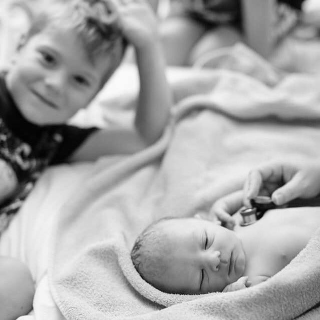 MetroMidwifery's tweet photo. Why home birth? 🏠 “It was important to me to have my whole family around.” #denverbirth #homebirth #metromidwifery #midwifelife #homebirthmidwife #midwifenedra #midwifegina #midwifery #midwife #birth @jthompsondc ❤️ https://t.co/4kWYecEUfo