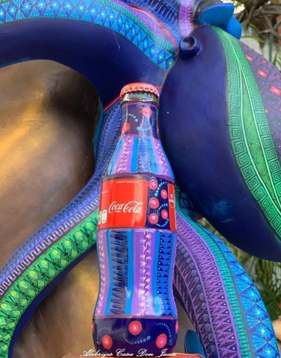 EseRonnieMc's tweet photo. Coca-cola edición especial de alebrijes. Oaxaca está de moda. ❤️ https://t.co/Mr2QzaZ9JR