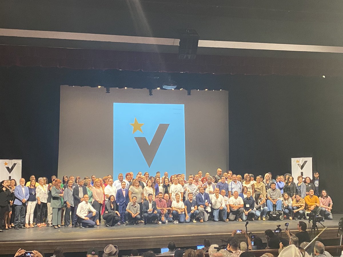 larryemil's tweet photo. Gran parte de los/las candidates de @VictoriaPorPR mujeres, agroboricuas, jóvenes, adultos/as mayores, comunidad lgbtq, abogados, trabajadoras sociales, psicólogas, abogadas, educadoras, sindicalistas, personas con diversidad funcional, ambientalistas. #AlaVictoria #ElCambioVa https://t.co/nRELtPzeGf