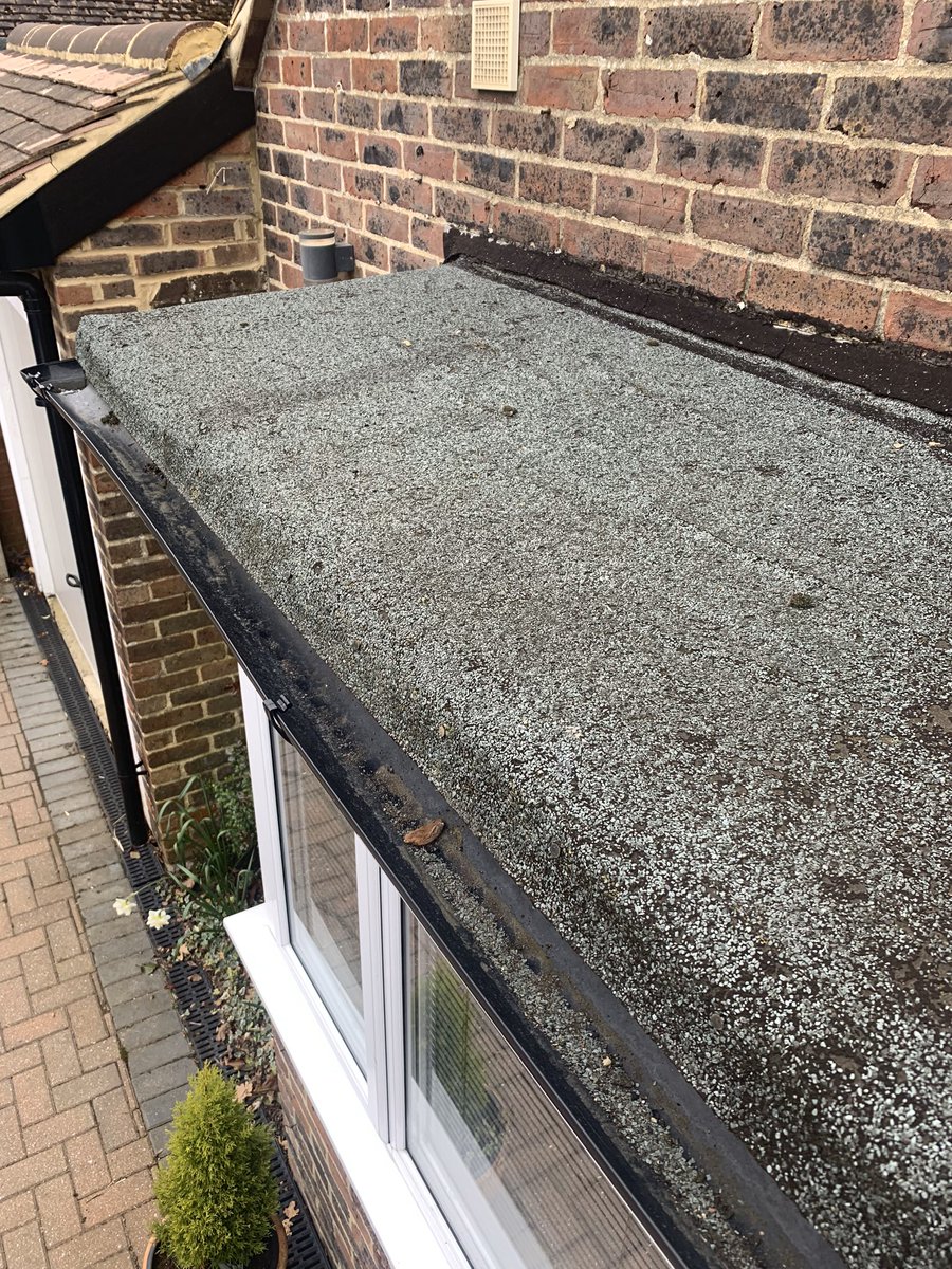CraigSt94398971's tweet photo. Renewal of a felt bay window roof in Horsham #feltroof #Horsham #roofing https://t.co/2poYg3ZEIh