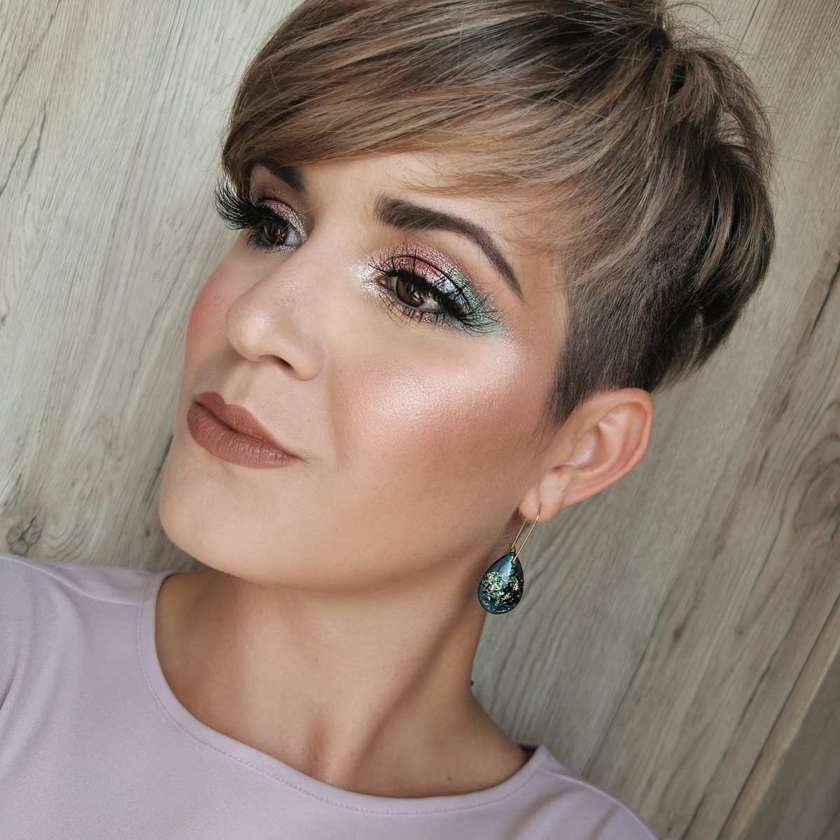 mgaspi10's tweet photo. In love with shimmer.
@ColourPopCo
@ABHcosmetics
#thelist #prsearch #colurpopme #colurpop #abh #amrezypalette https://t.co/TTkR5LUwjl
