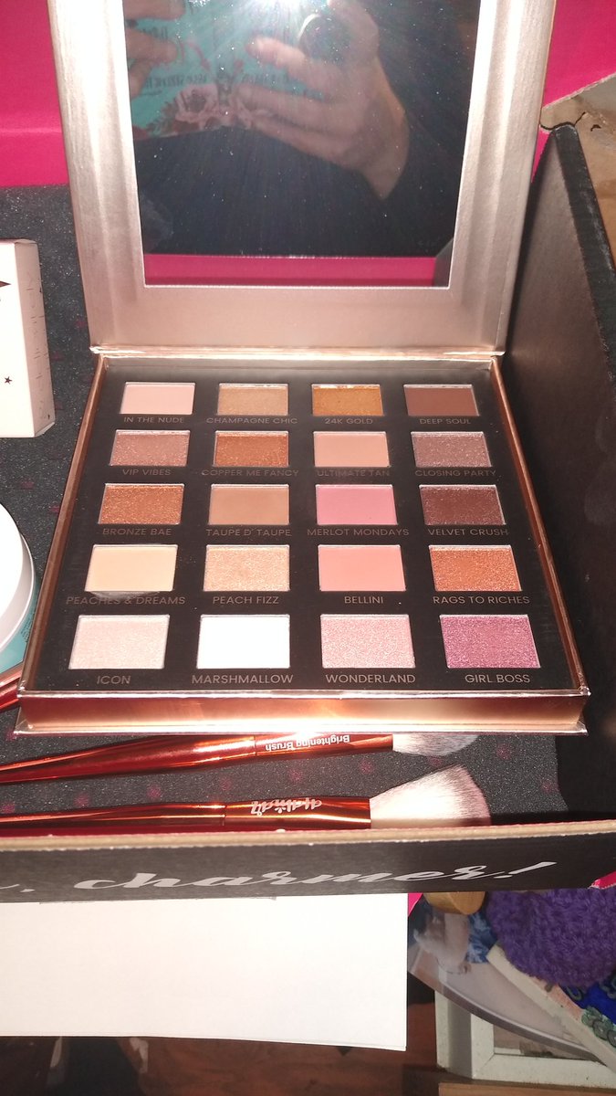 Laceytodd14's tweet photo. What I got in my boxycharm box yesterday. I love everything except for the setting powders.@boxycharm $25.00dollar box. https://t.co/quOehgvyLa