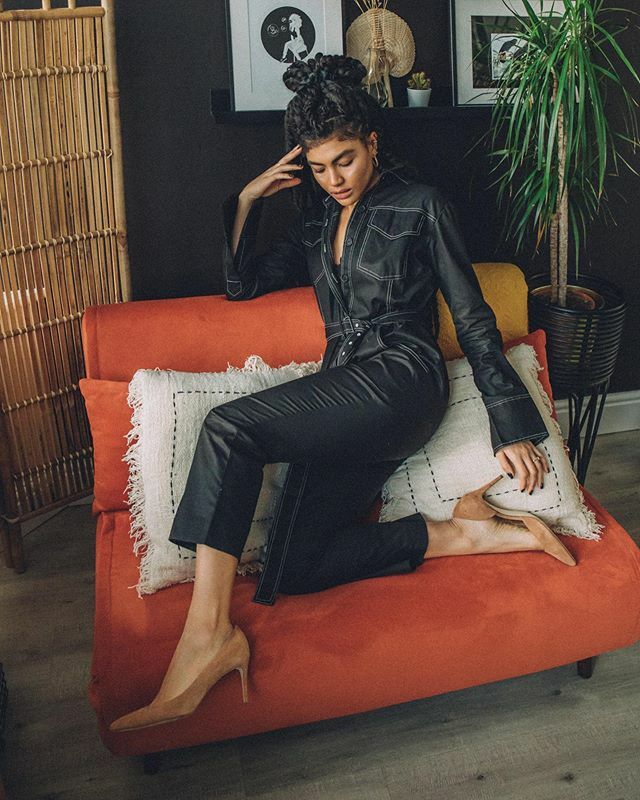 Car mechanic chic 💁🏽‍♀️👩🏽‍🔧
.
.
Jumpsuit - @orseund_iris ift.tt/2SaPjNm