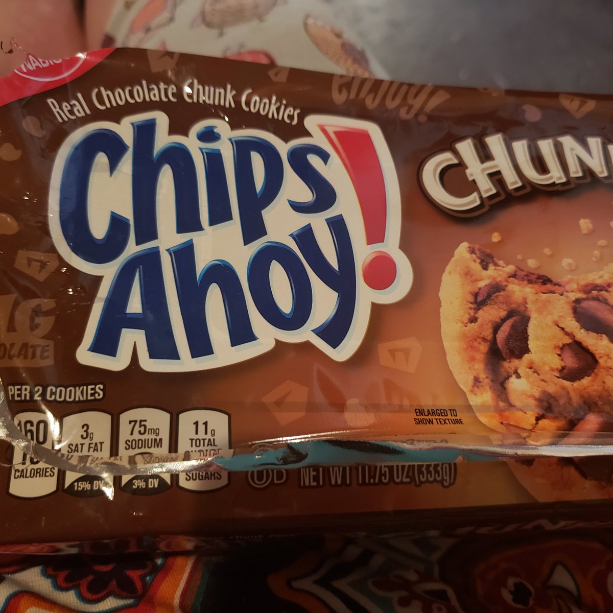 mid_STUCK_dle's tweet photo. @ChipsAhoy .... are you asking to be my valentine?!? Well, I accept ❤❤ https://t.co/gOQxU0GwY4