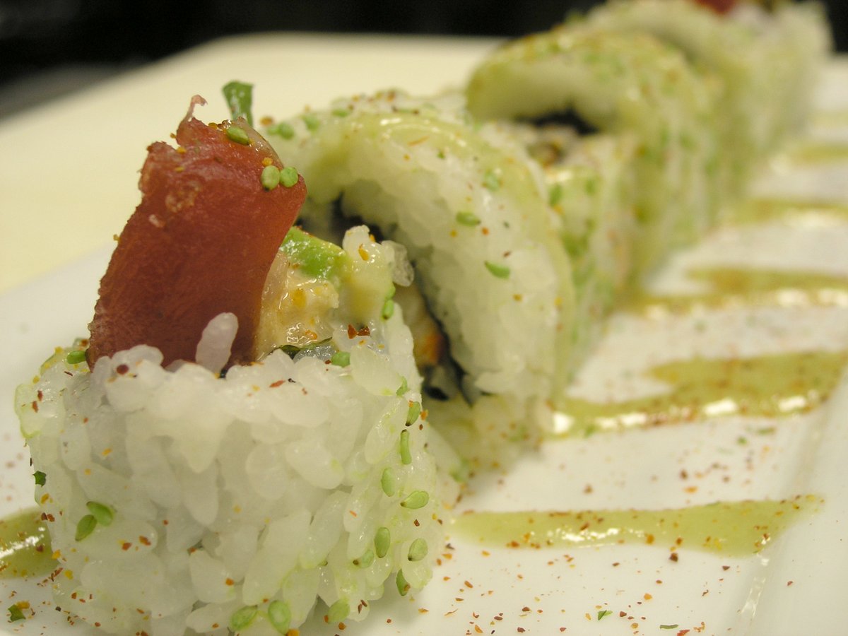 sakitumigrill's tweet photo. If you missed us at Brunch today, no worries. We open back up at 5pm with our delicious grill &amp; sushi menu :)

#fresh #sushi #grill #local #since2006 #cocktails #craftbeer #sake #columbiasc #vistacolumbiasc #sodacitysc #goodeats https://t.co/Ji8a4cCxRR