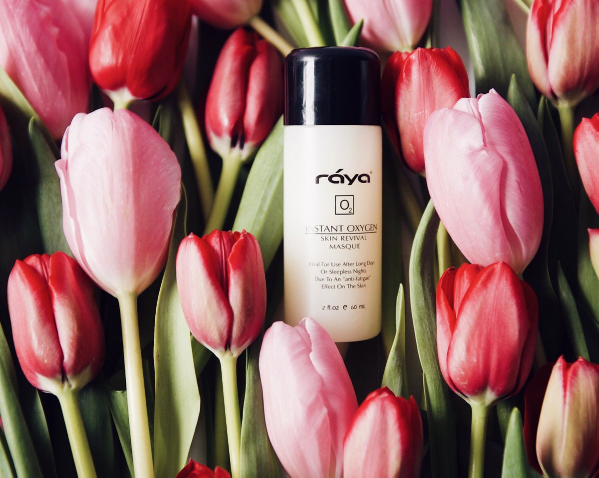 RAYASPA's tweet photo. Stop, smell the roses (or tulips), and give your skin a breath of fresh air with our Instant Oxygen Masque💨

 #rayaspa #skincare #beauty #selfcare  #holidayseason #holidayshopping #giftideas #giftsforher #giftsforhim #valentine https://t.co/2KYIwrmx2b