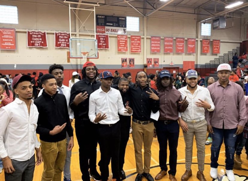 CJS_02's tweet photo. We are made our dreams come true I’m so blessed to be in the position that I’m in and I thank god for it all I love all of y’all and what y’all have done for me  and I am forever grateful 🖤🙏🏾 #OE4L🦅 https://t.co/PZVbPAmLU4