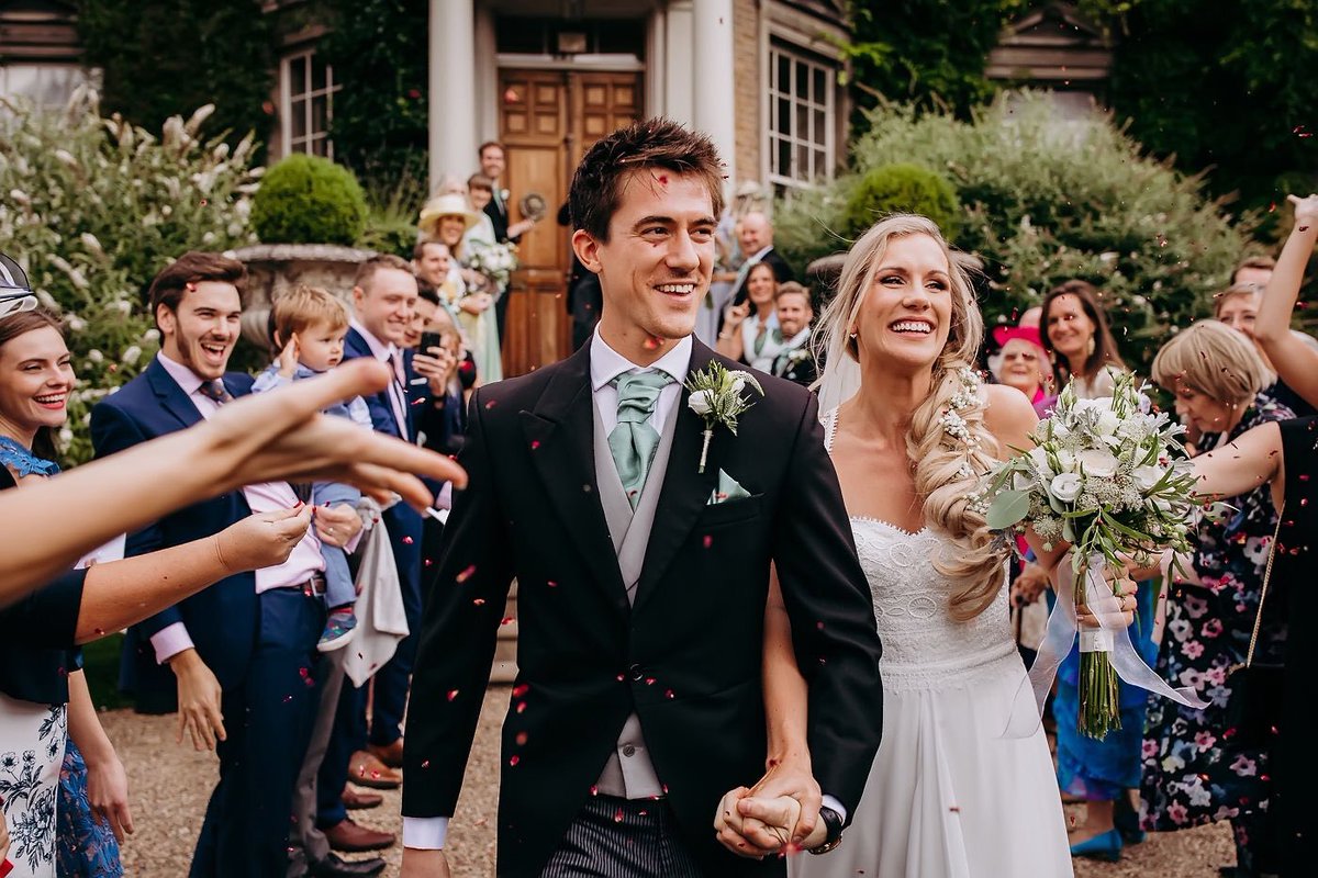 Our beautiful bride Chez and her husband James are now finalists for the <a href="/EasyWeddingsUK/">EasyWeddings</a> competition and they’re in the running to win a honeymoon to the Maldives! 
Read all about their special day and vote for this gorgeous couple on their blog-  bit.ly/2SyULbJ