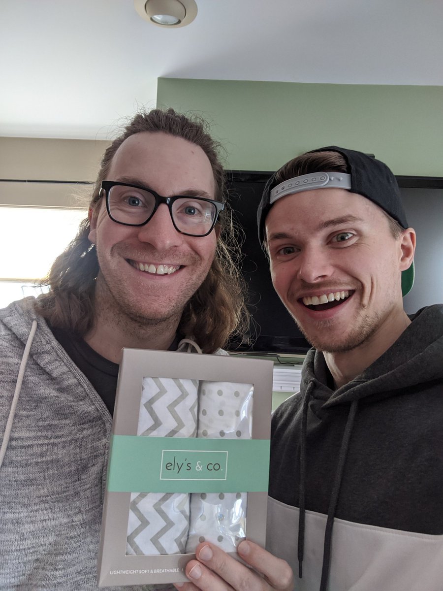 shitzgigglezpod's tweet image. Recorded a couple episodes today when I visited John and his new baby boy! Also gave him some (much needed) changing pad covers. Stay tuned to hear all about John's time in the hospital! 
#shitzngigglez #newdad