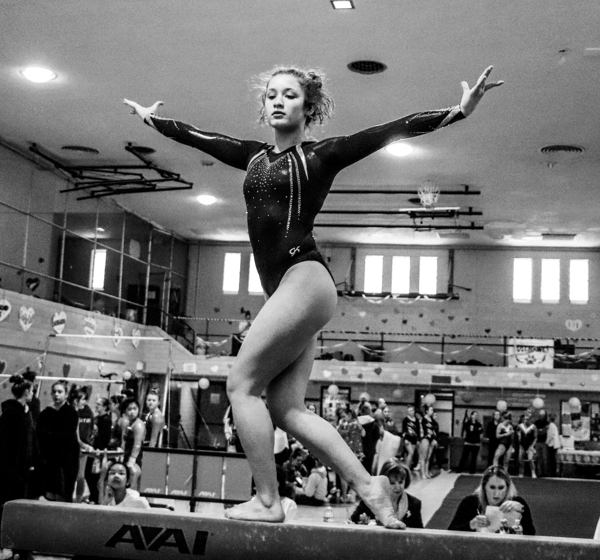 BrookfieldGym's tweet photo. Brookfield posts their 2nd highest team score of the season in a 4 up, 4 score format at WFB! @penney_lexi places 3rd in the AA; 2nd Vault; 5th Beam. #fearlessfebruary https://t.co/wSaIGjS6jl