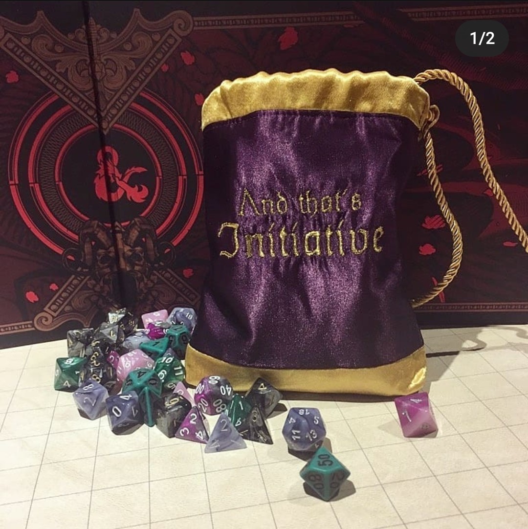 Natural20Studio's tweet image. #Giveaway! 
To enter: follow us @natural_20_studio, like the post, tag a friend in the comments section (each tagged friend will count as one entry into the draw)
The winner gets a custom bag of their choice and a random set of 7 dice
We will be drawing the winner on Sunday!